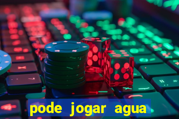 pode jogar agua quente no vaso